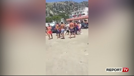 Nuk pyesin për policinë, plas sherr masiv në plazhin e Shëngjinit, mes tyre edhe gra (VIDEO)