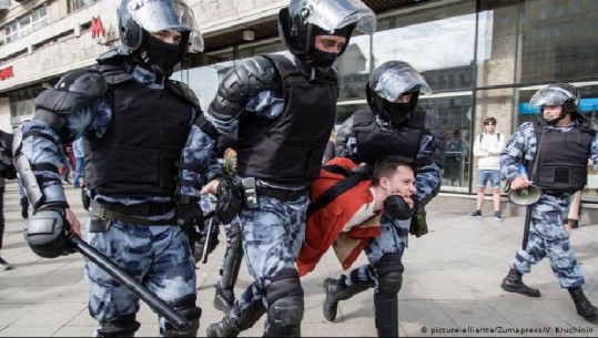 Qeveria gjermane kёrkon lirimin e demonstruesve rusё