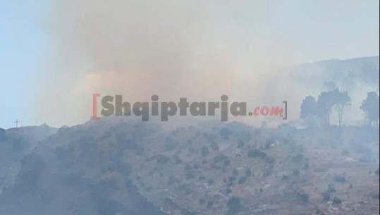 Zjarri shkrumbon 5 ha kullotë në Dropull, rrezik kritik për Monumentin Natyror të Goranxisë
