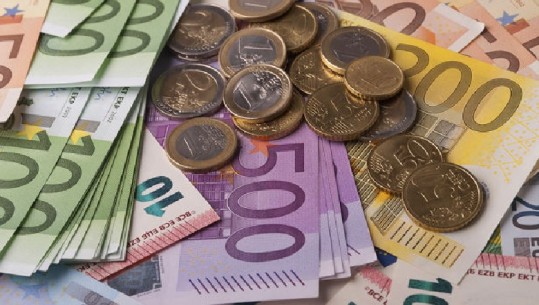 Euro në pikiatë, monedha evropiane drejt nivelit më të ulët të vlerës