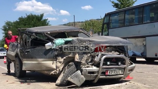 'Mitsubishi' përplas autobusin e linjës Korçë-Miras, tre të plagosur (VIDEO)