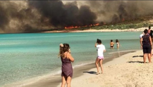Rikthehet tmerri në Greqi, ishulli pushtohet nga flakët e nga tymi