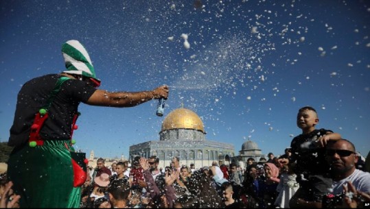  Palestinezët dhe policia izralite përplasen në vendin e shenjtë në Jeruzalem