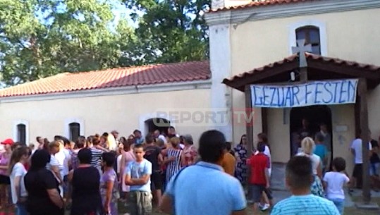 Festa e Shën Mërisë në Zvërnec, besimtarët ndjekin traditën (VIDEO)
