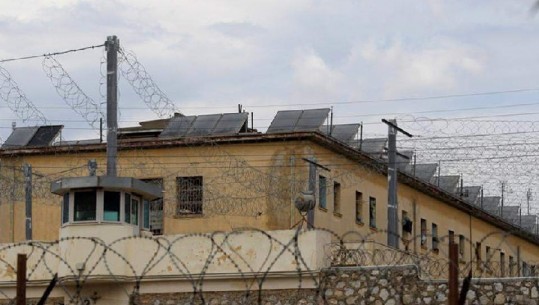 Shqiptarët arratisen sërish nga burgu i Kalkidhikisë, një prej tyre i dënuar për vrasje