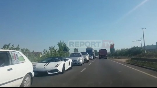 Punimet në urë kthehen në makth për shoferët/ Trafikut 15 km në Vorë- Fushë Krujë s'i shpëton as 'Lamborghini'