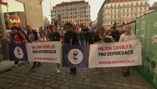 Republika Çeke, marrshim proteste  kundër qeverisë në ditën e 