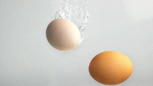 4 mënyra që do ju ndihmojnë që si të kuptoni nëse një vezë është e freskët, shumë e freskët, apo e vjetër