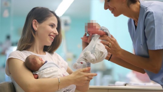 Binjakët shqiptarë fitojnë betejën me jetën, pas 22 ditëve trajtim në maternitet