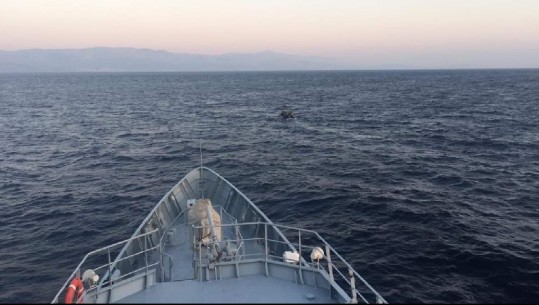 Anija shqiptare shpëton fëmijë, burra dhe gra afgane në detin Egje