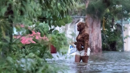 SHBA, uragani Dorian ‘mbjell’ fatkeqësi, 5 të vdekur dhe 21 të plagosur në Grand Bahama (VIDEO)