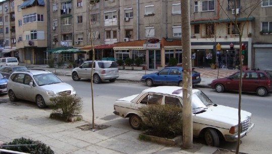 Sherr për 'territor' në Tiranë/ Plagosen katër persona tek Ali Demi, pranga shitësit të misrave