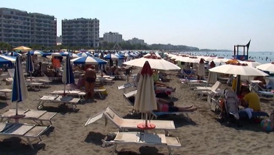 Vijon plazhi në Shëngjin, operatorët turistikë: Fluksi si në korrik, kemi ende prenotime