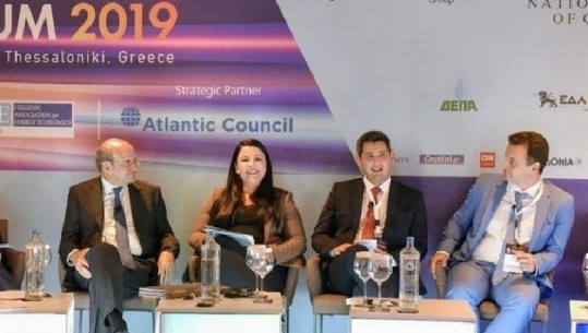 Balluku takim me ministrat në Greqi: Shqipëria,  i vetmi vend në Europë që prodhon 100% energji të rinovueshme