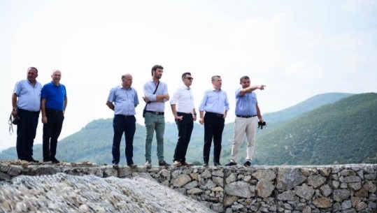 Vendosja e pritave në lumin Shkumbin, Balla: Pas 30 vitesh shpëtohen 100 ha tokë bujqësore