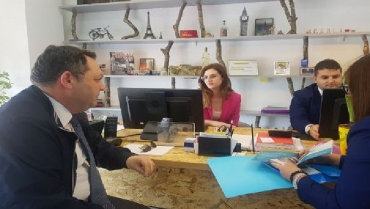Shkarkohet drejtori i Tatimeve në Elbasan, Drejtoria e Përgjithshme e mohon: Dha dorëheqjen
