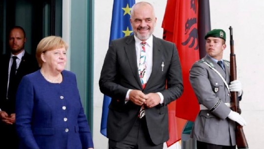 Rama takon Merkelin në Gjermani: Hapja e negociatave, jo dhuratë! I inkurajuar nga vlerësimet pozitive! (VIDEO)