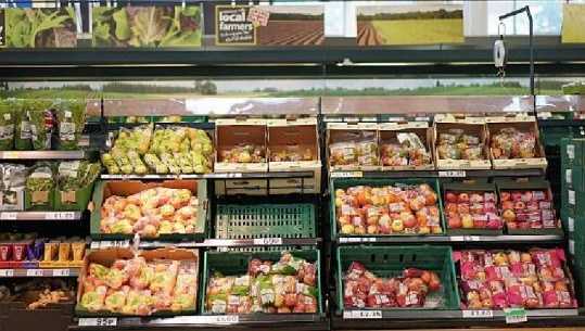'Stockpiling', britanikët shpenzojnë 4 miliardë stërlina për ushqime dhe ilaçe nga frika e Brexit (VIDEO)