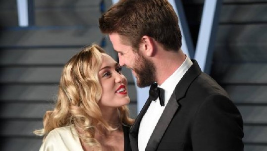 Liam Hemsworth: E mësova ndarjen me Mileyn nga rrjetet sociale