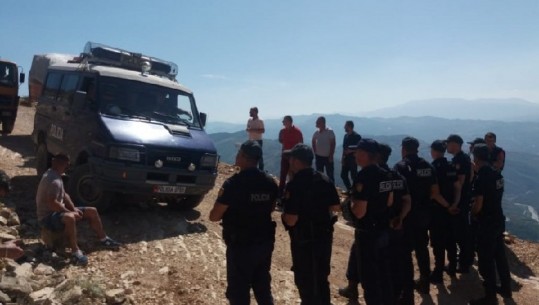 Shkatërrimi nga nxjerrja e gurëve dekorativ/ Policia rrethon malin e Tomorrit, ndalen guroret 
