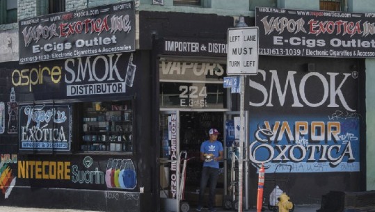 Edhe New York ndalon cigaret elektronike me aromë, raste të dyshuara vdekje nga përdorimi i tyre