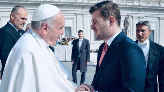 Cakaj takon Papa Françeskun: Selia e Shenjtë të njohë pavarësinë e Kosovës