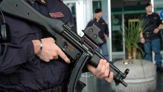Itali/ Mitroloza, pistoleta, kokainë, heroinë e marihuanë...arrestohen 8 persona, 7 prej të cilëve shqiptarë