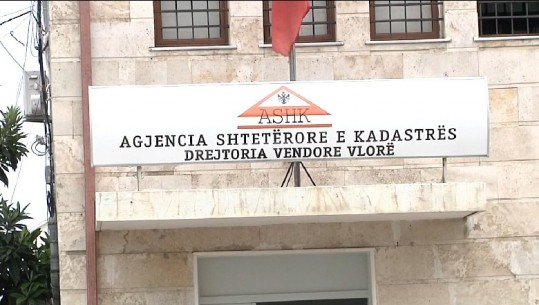Pas 'furtunës' me shkarkime, kaos në kadastrën e Vlorës 
