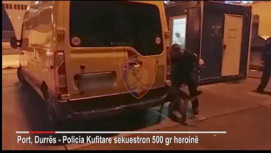 I shpëtoi qenit anti-drogë por jo skanerit/ Arrestohet 35-vjeçari në portin e Durrësit me 500 gr Heroinë të fshehur në furgon (VIDEO)