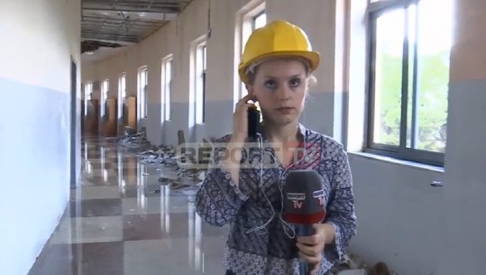 Gazetarja e Report Tv po raportonte LIVE, shembet tavani i fakultetit në Tiranë (VIDEO)