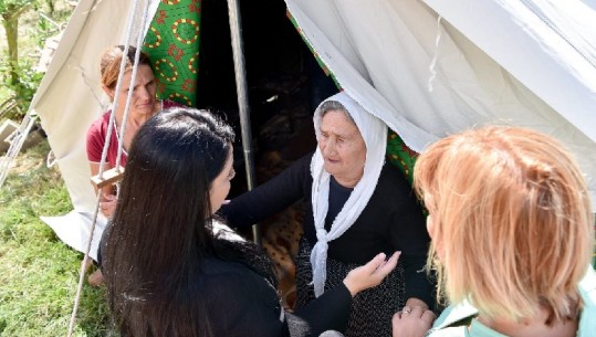 Balluku takon familjet e prekura nga tërmeti në Manzës: Do fillojmë rindërtimin e shtëpive të dëmtuara