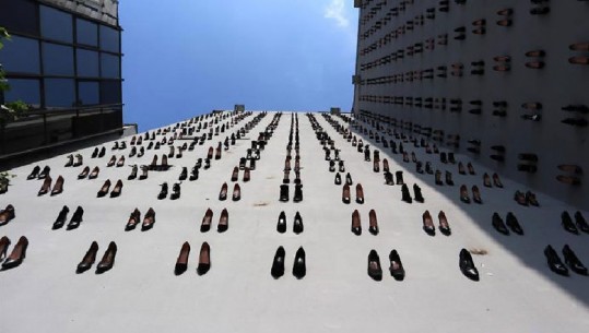 Artisti turk ndërton memorialin e 440 grave viktima të dhunës (FOTO)