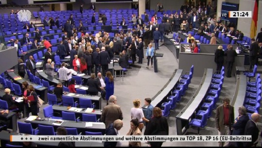 45 minuta diskutime! Parlamenti Gjerman voton rezolutën për çeljen e negociatave për Shqipërinë