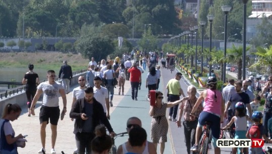 Larg stresit dhe monotonisë! Si mund të kalohet fundjava në Tiranë? Qytetarët: Më mirë për peshk se sa kompjuter (VIDEO)