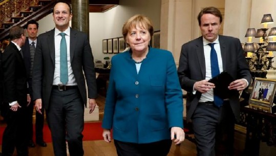  Ylli i Angela Merkelit duket se po zbehet! Gjermania i'a ka dorëzuar Francës rolin udhëheqës në BE