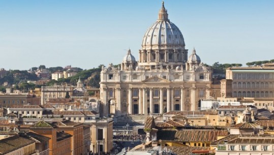 Transaksione të dyshimta shumë milionëshe në Vatikan, pesë drejtues të pezulluar, Vatileaks-i i tretë...? (VIDEO)