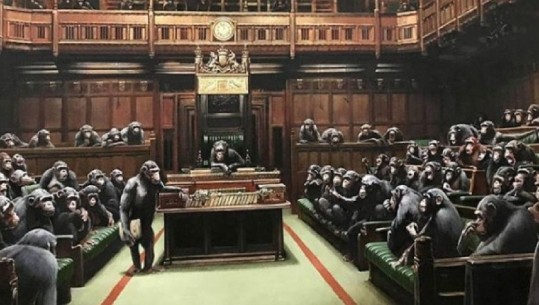 Londër, ‘Parlamenti i Zhdukur’ me shimpanze i Banksy-t,  shitet për 11.1 milion euro