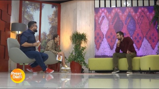 Regjisori shqiptar ‘var’ drejtorin e Teatrit Kombëtar (VIDEO)