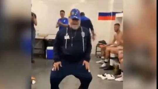 Maradona feston triumfin e skudrës së re me kërcimin unik (VIDEO)