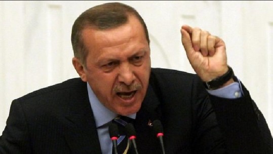 Erdogan kërcënon BE: Do dërgoj 3.6 milionë refugjatë në Europë! Vazhdojnë bastisjet turke në kufirin me Sirinë, reagon diplomacia 