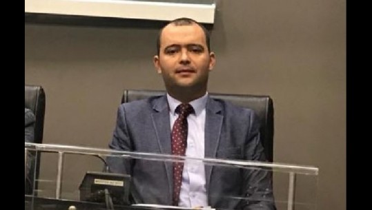 Shkarkohet sekretari i këshillit bashkiak në Durrës, ja kush e zëvendëson