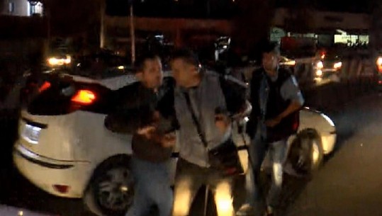 Bllokuan rrugën së bashku më Bashën, shoqërohet Klevis Balliu e 4 protestues tek 'Astiri' (VIDEO)