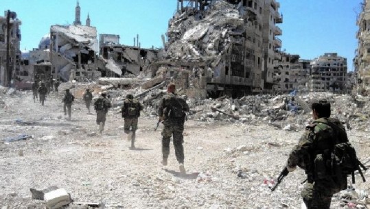 Ushtria e Bashar Al Asad mbërrin në qytetin Tel Tamer, në kufi me Turqinë, vdes nga plagët reporteti i dytë kurdo-sirian 