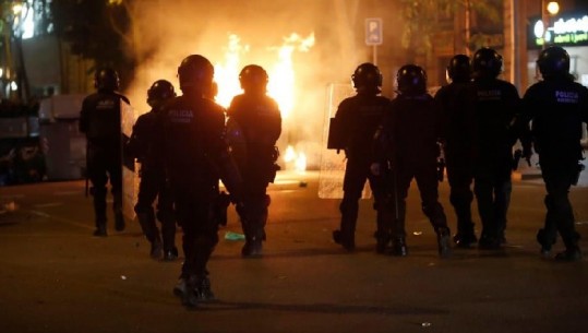 Katalonja, dhunë në protestat e ithtarëve të pavarësisë, mbi 80 të plagosur dhe 33 arrestime. Presidenti: Stop dhunës