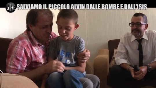 ISIS/I vetëm në mes të shkretëtirës siriane, babai shqiptar gjen djalin që s’mund ta marrë! Historia e dhimbshme e Alvinit 11 vjeç