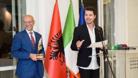 Alban Skënderaj shpallet ambasador i gjuhës italiane në Shqipëri
