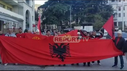Anti-protestë  ndaj ekstremistëve grekë në Gjirokastër: Mos lejoni veprimet antishqiptare (VIDEO)