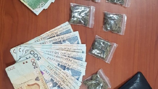Lushnje- U ndalua me doza kokaine, policia e arreston dhe i sekuestron paratë që kishte fituar