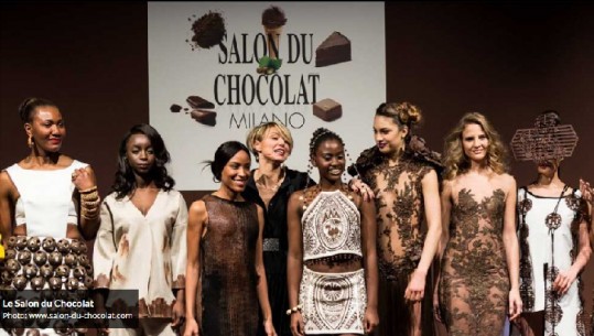 Paris 2019/ Sfilata mahnitëse  me fustane prej çokollate (FOTO)