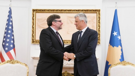 Marrëveshja gjithëpërfshirëse me Serbinë, temë e takimit Thaçi – Palmer (VIDEO)